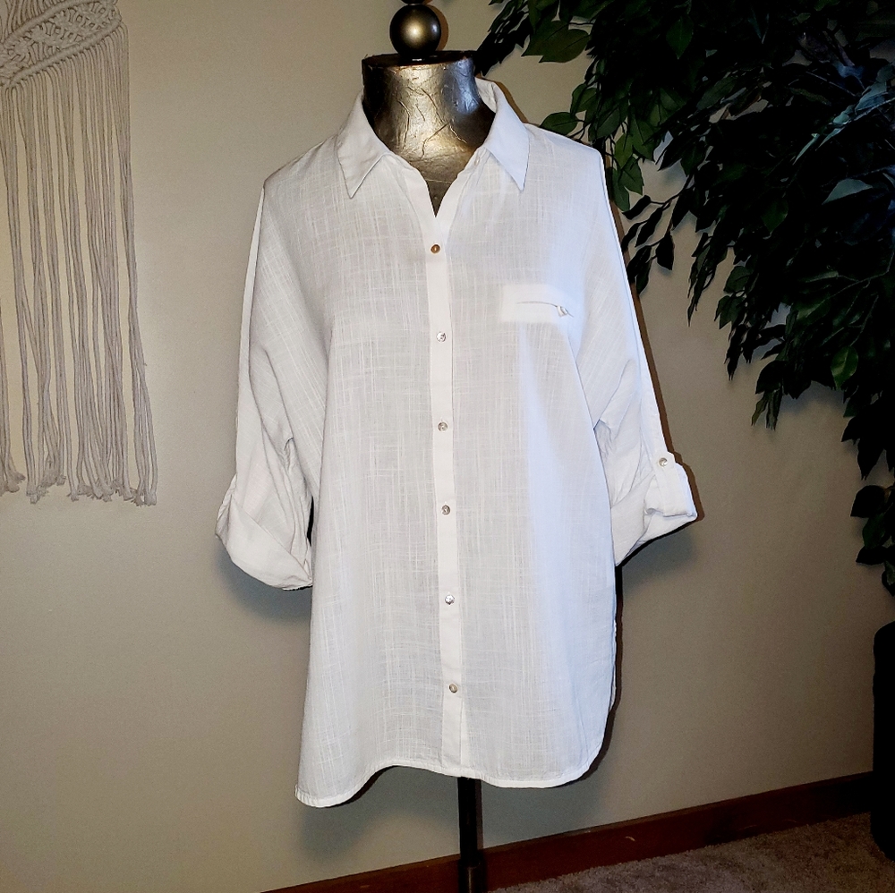 NWT!!! Forever 21 White Cotton Button Up Shirt